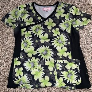 Women’s medium scrub top